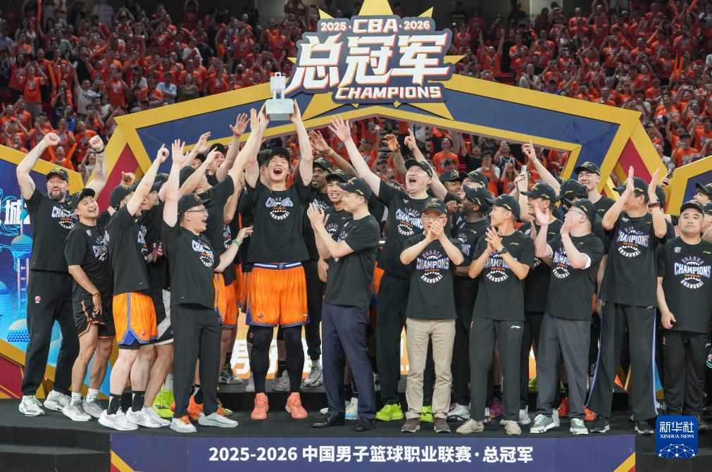 名记曝绿军拟交易得字母哥墨菲'></a></li><li class='hiSlider-item td-dynamic-news-card'><a href=