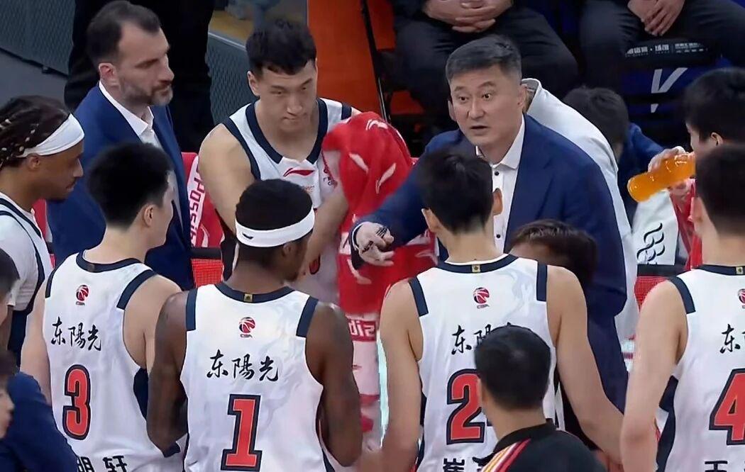 2090万人见证！尼克斯绝境逆转创收视神话'></a></li><li class='hiSlider-item td-dynamic-news-card'><a href=