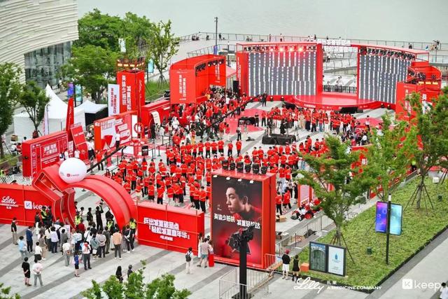 ESPN记者：湖人队内部人士暗示詹姆斯父子可能一起转投新球队'></a></li><li class='hiSlider-item td-dynamic-news-card'><a href=