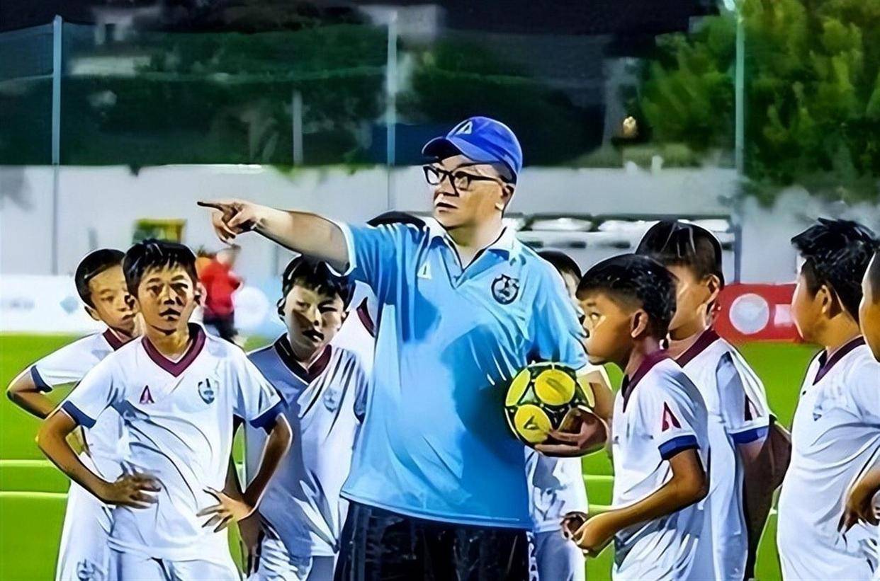 罗马诺：马尤卢与巴黎续约至2031年'></a></li><li class='hiSlider-item td-dynamic-news-card'><a href=
