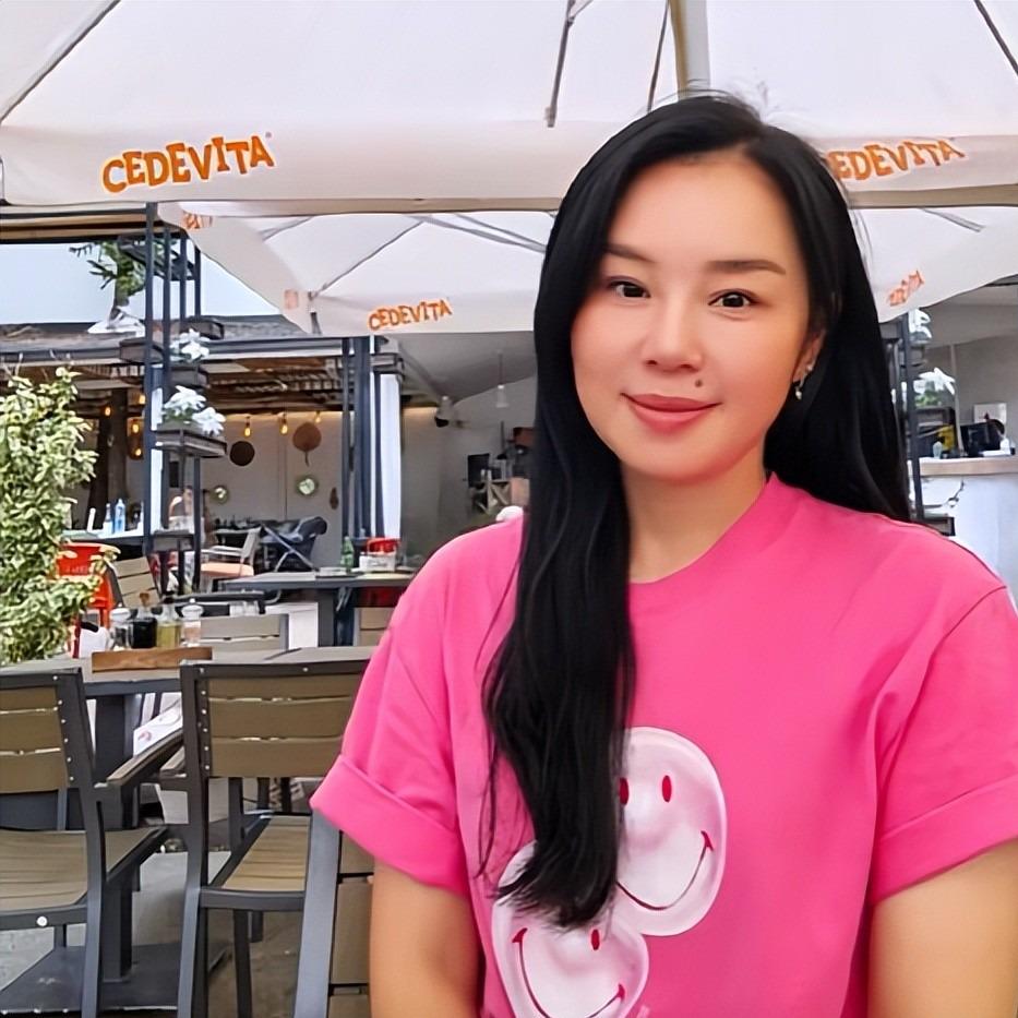 国乒最美儿媳！钱天一退役结婚后日子很滋润 与婆婆做海鲜大餐享用'></a></li></ul></div></div><div class=