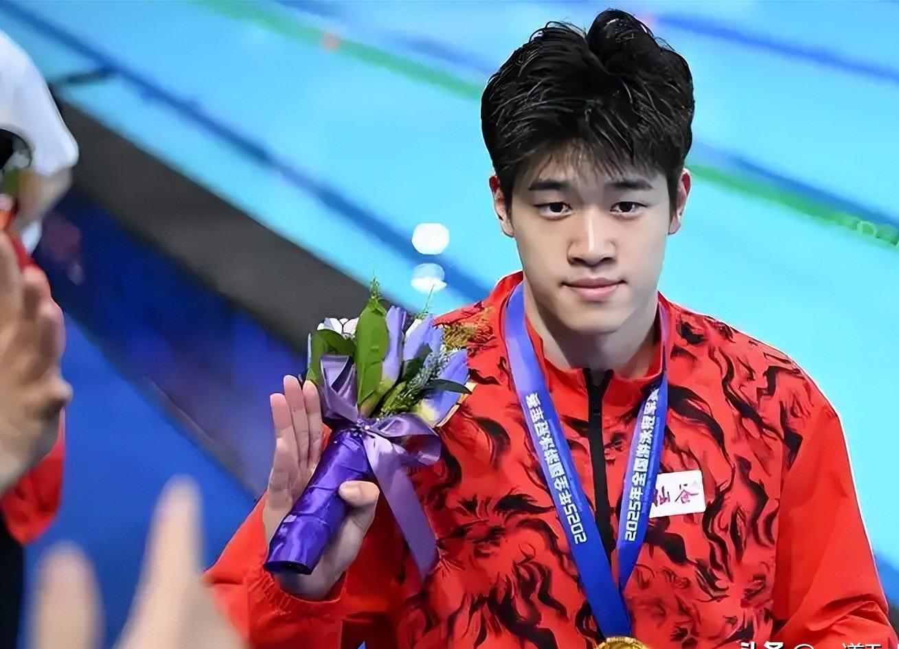 图片报：前柏林联合主帅鲍姆加特在门兴新帅名单上'></a></li><li class='hiSlider-item td-dynamic-news-card'><a href=